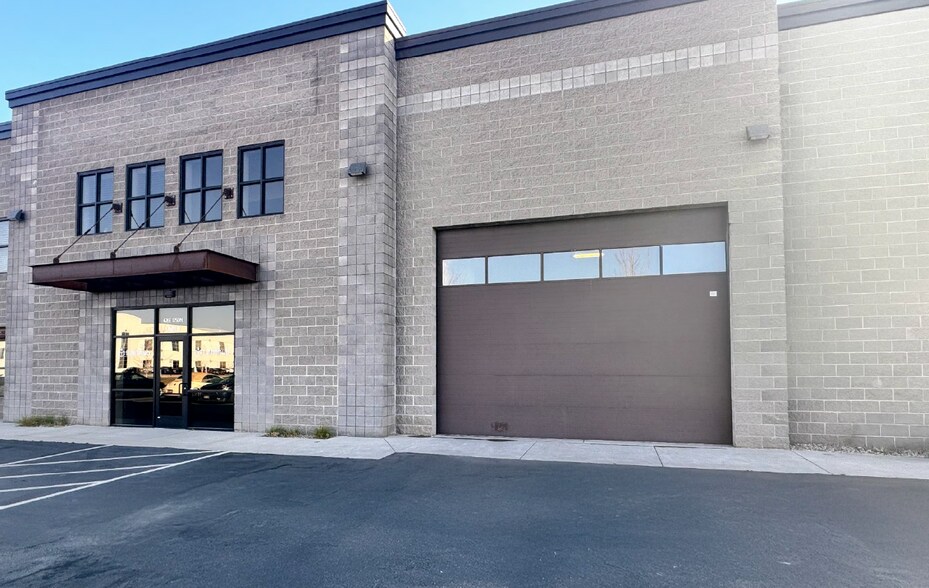 More Photos Of 426 E 1750 N, Vineyard Warehouse For Lease