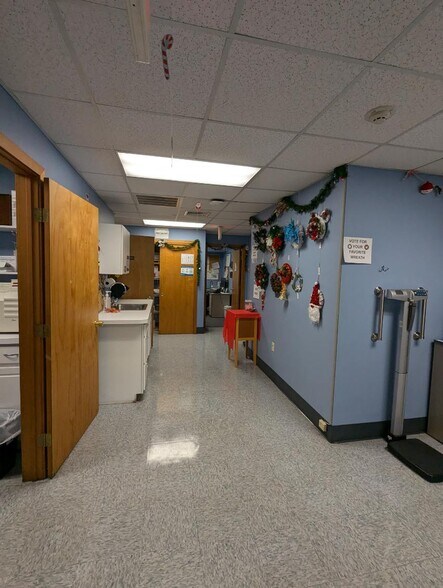 More Photos Of 1445 Wampanoag Trl, Riverside Office For Sale