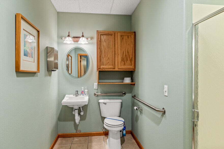 More Photos Of 505 Anglers Dr, Steamboat Springs Medical For Sale