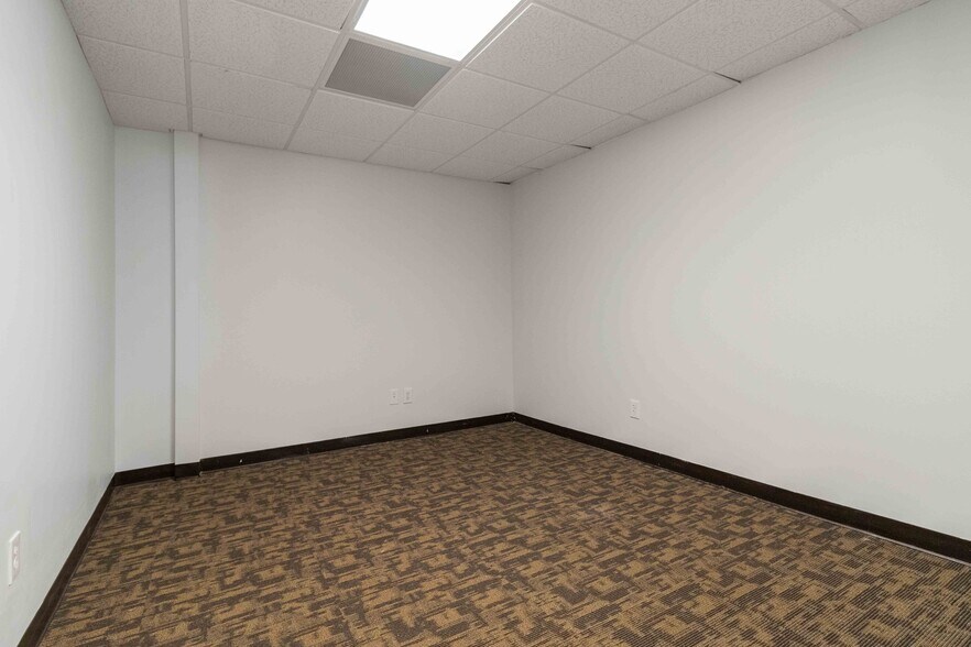 More Photos Of 118 Stockbridge Rd, Jonesboro Medical For Sale