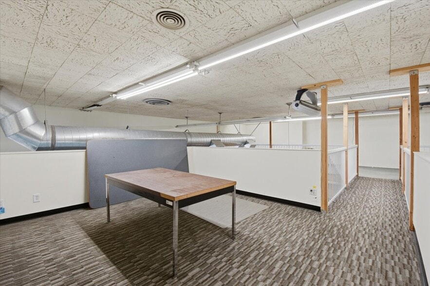 More Photos Of 10310 Aurora Ave N, Seattle Warehouse For Sale