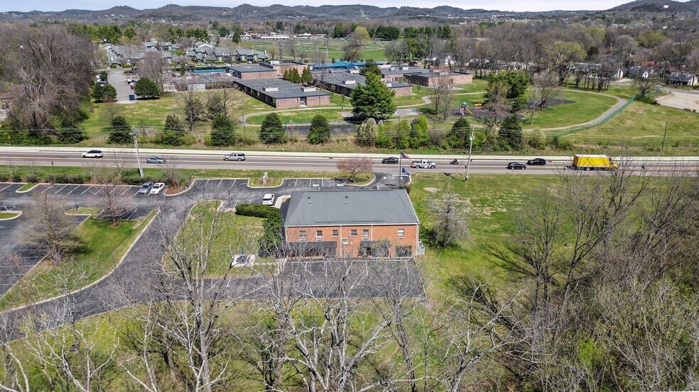 More Photos Of 507 New Highway 96 W, Franklin Medical For Sale