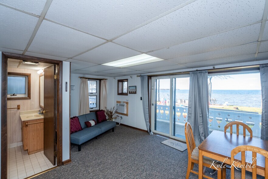 More Photos Of 104 W Houghton Lake Dr, Prudenville Hotel For Sale