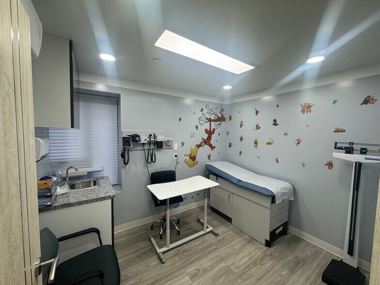 More Photos Of 401 Ditmas Ave, Brooklyn Medical For Lease