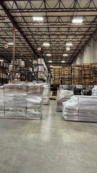 More Photos Of 7137 Southlake Pky, Morrow Warehouse For Lease