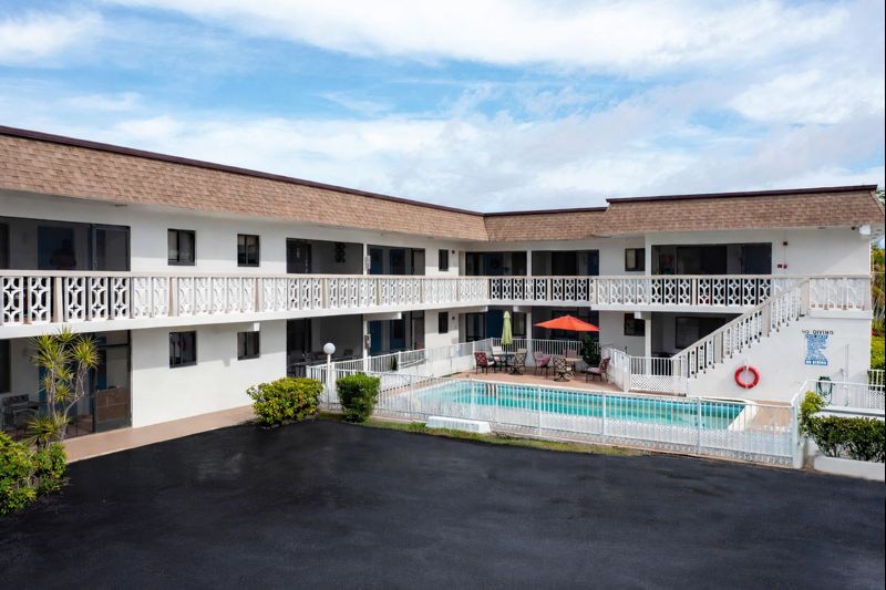 Primary Photo Of 305 SE 9th Ave, Pompano Beach Apartments For Sale