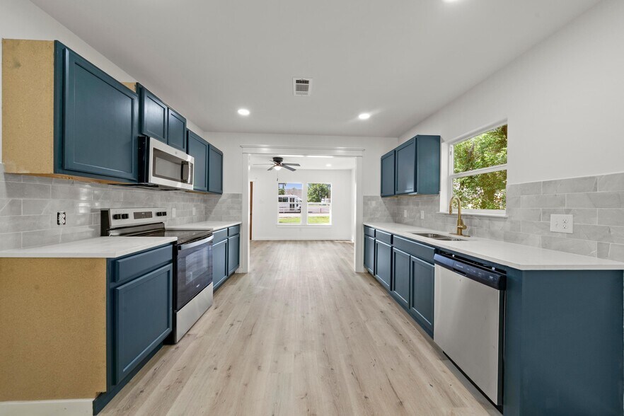 More Photos Of 103 E Stegall Rd, Robinson Specialty For Sale