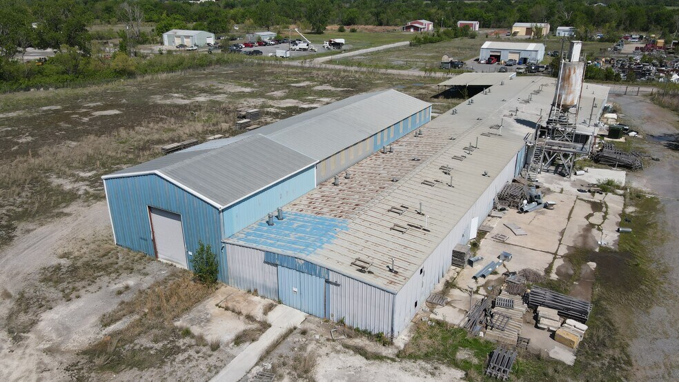 More Photos Of 611 Azalea Dr, Muskogee Warehouse For Sale