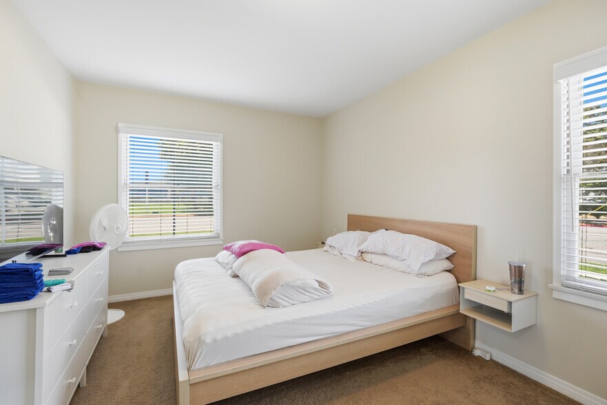More Photos Of 1620 Larch St, Alhambra Multifamily For Sale