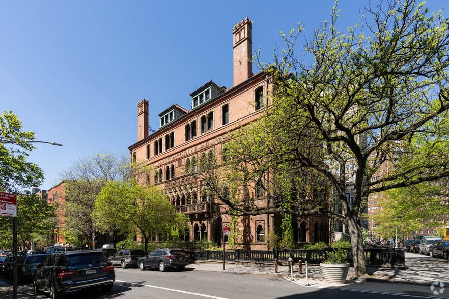 Primary Photo Of 25 8th Ave, Brooklyn Office For Sale