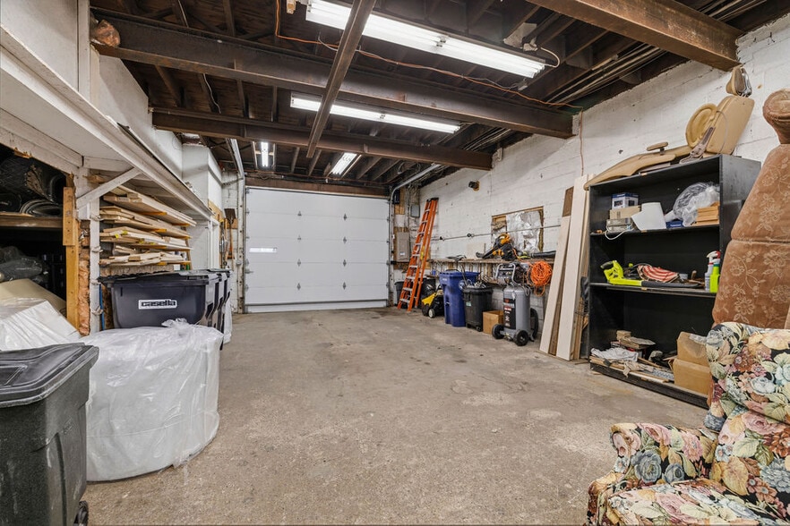 More Photos Of 2722 Pine Ave, Niagara Falls Storefront Retail Residential For Sale