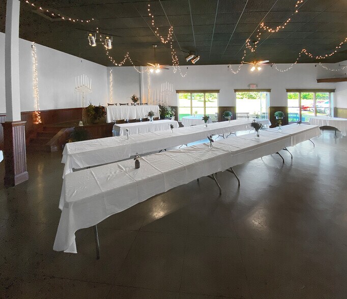 More Photos Of 751 Bell St, La Pointe Restaurant For Lease