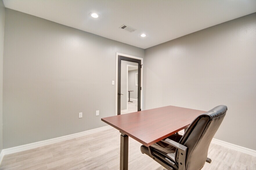 More Photos Of 26615 Oak Ridge Dr, The Woodlands Office For Lease