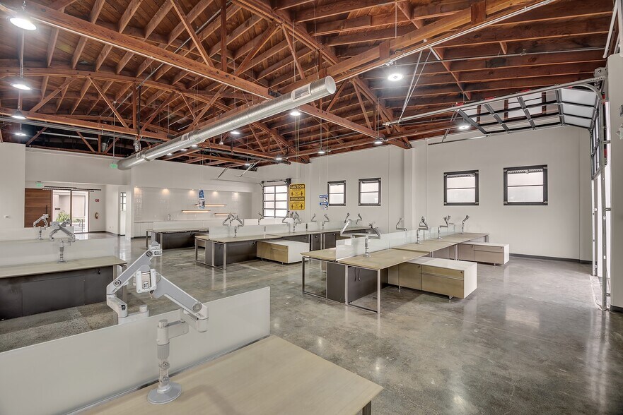 More Photos Of 730 Broadway, Redwood City Research And Development For Lease