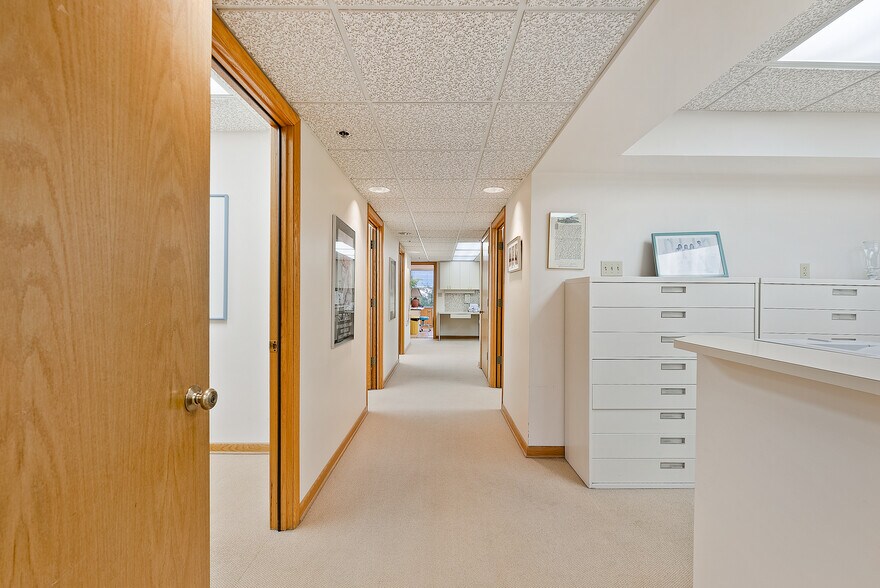 More Photos Of 700 2nd Ave N, Naples Medical For Lease