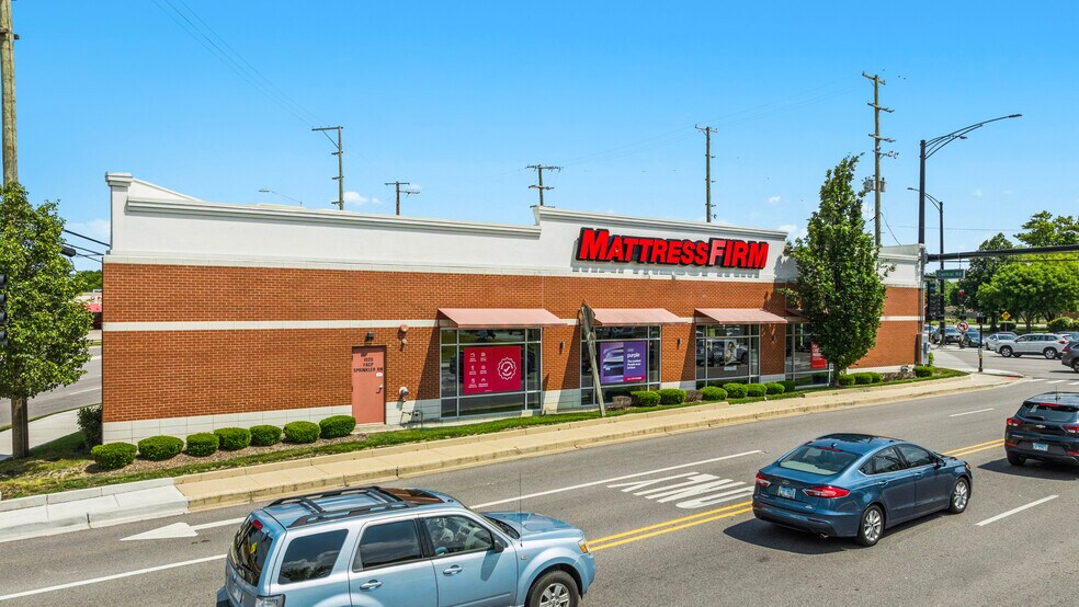 More Photos Of 1020 E Central Rd, Mount Prospect Freestanding For Sale
