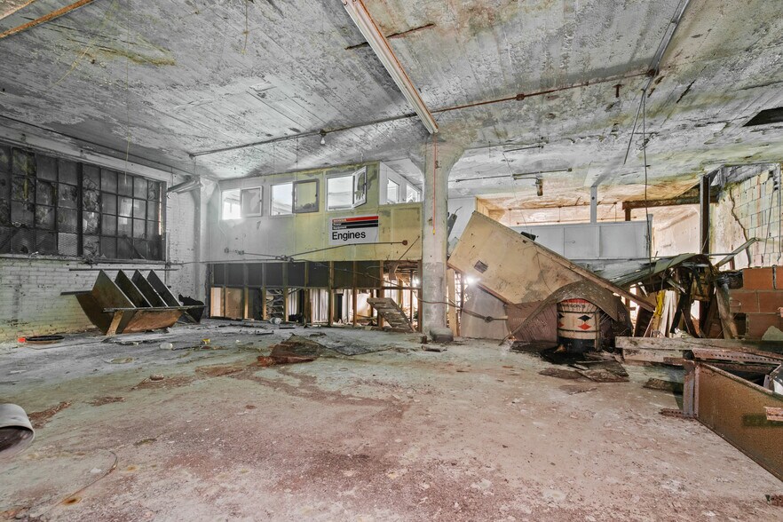 More Photos Of 3201 Locust St, Saint Louis Industrial For Sale