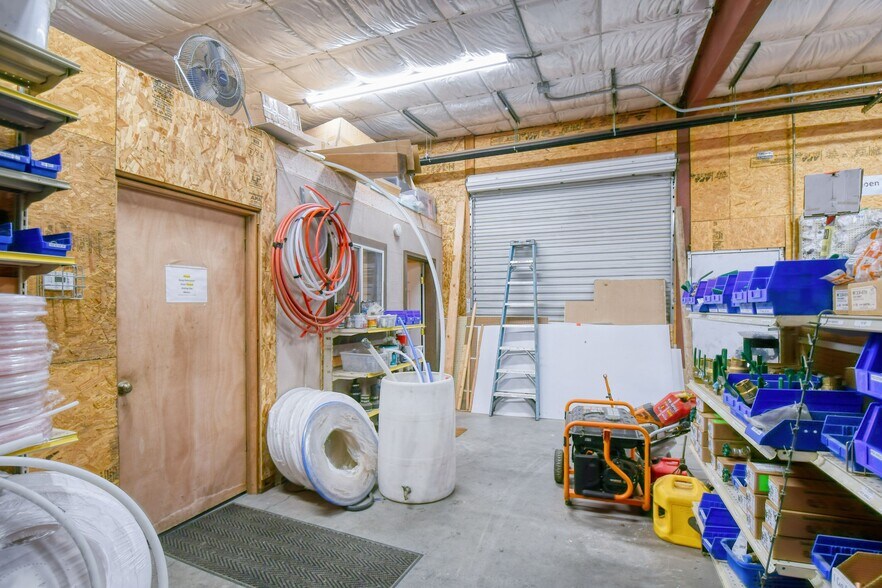 More Photos Of 818 Airport Rd, Pendleton Showroom For Sale