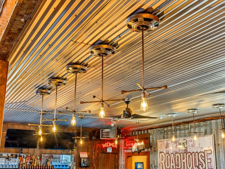 More Photos Of 780 US-101, Chinook Restaurant For Sale