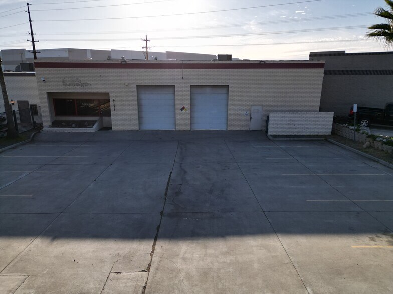 More Photos Of 6131 Quail Valley Ct, Riverside Manufacturing For Lease