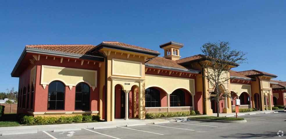 More Photos Of 13440 Parker Commons Blvd, Fort Myers Coworking Space