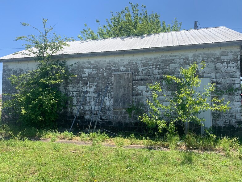 More Photos Of 298 Huffman Ave, Portageville Flex For Sale