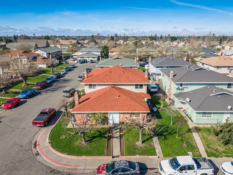 More Photos Of 100 Nedra Ct, Sacramento Multifamily For Sale