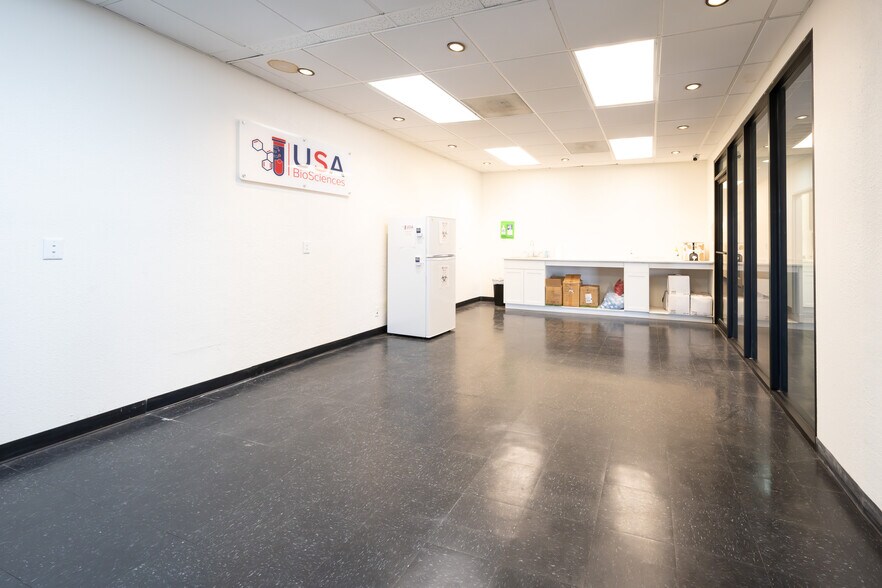 More Photos Of 601 S Rancho Dr, Las Vegas Medical For Sale