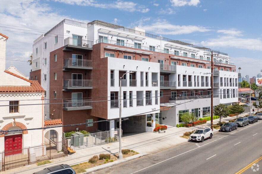 Primary Photo Of 1421-1439 W Adams Blvd, Los Angeles Apartments For Lease