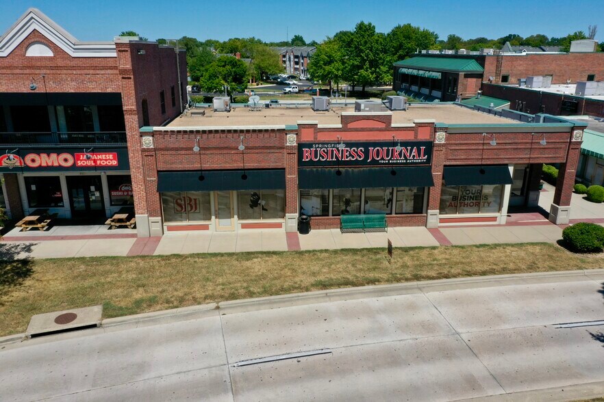 More Photos Of 2101 W Chesterfield Blvd, Springfield Office For Sale