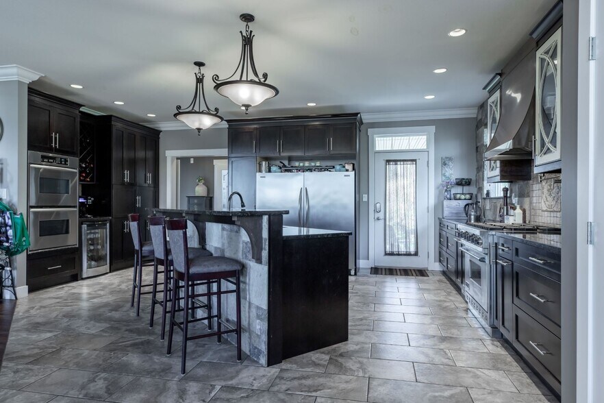 More Photos Of 2379 Chardonnay Ln, Abbotsford Hospitality For Sale