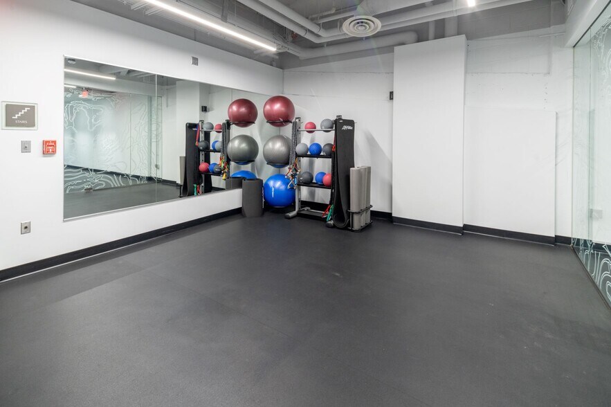 More Photos Of 2300 Wilson Blvd, Arlington Office For Lease