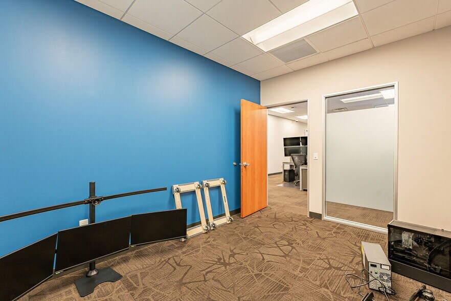 More Photos Of 1095 W Rio Salado Pky, Tempe Loft Creative Space For Sale