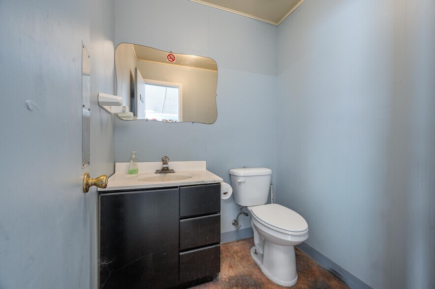More Photos Of 19 Evergreen Dr, Lake Wales Freestanding For Sale