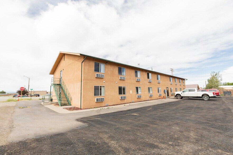 More Photos Of 605 4th Ave, Fort Garland Hotel For Sale
