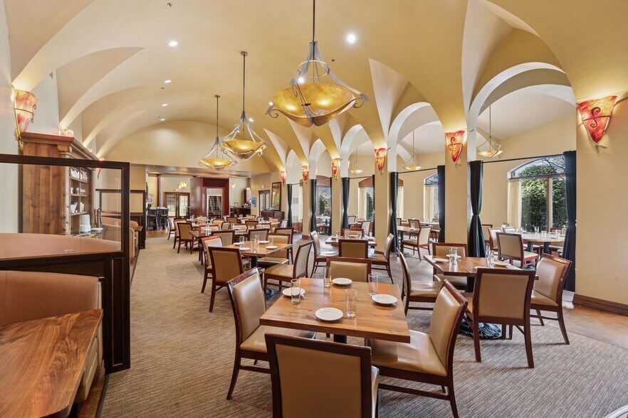 More Photos Of 981 Sibley Memorial Hwy, Lilydale Restaurant For Sale