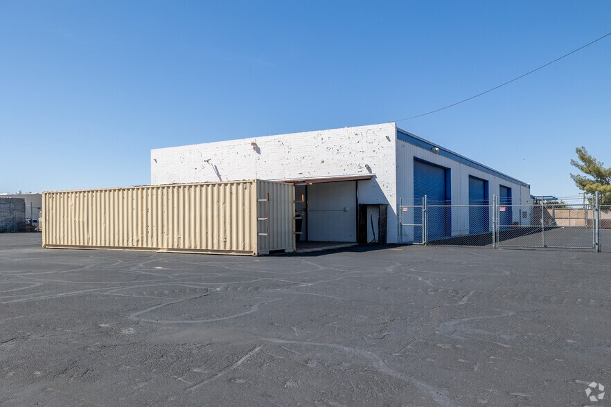 More Photos Of 1011 S Prudence Rd, Tucson Freestanding For Lease