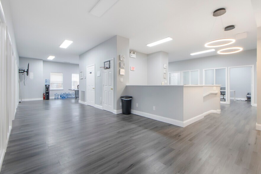 More Photos Of 4200 Evergreen Ln, Annandale Medical For Sale
