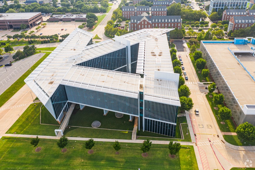 More Photos Of 6000 N Classen Blvd, Oklahoma City Office For Lease
