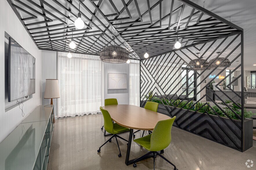 More Photos Of 4520 Alvarado Canyon Rd, San Diego Apartments For Lease