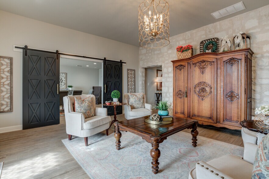 More Photos Of 604 E County Road 7200, Lubbock Office Residential For Sale