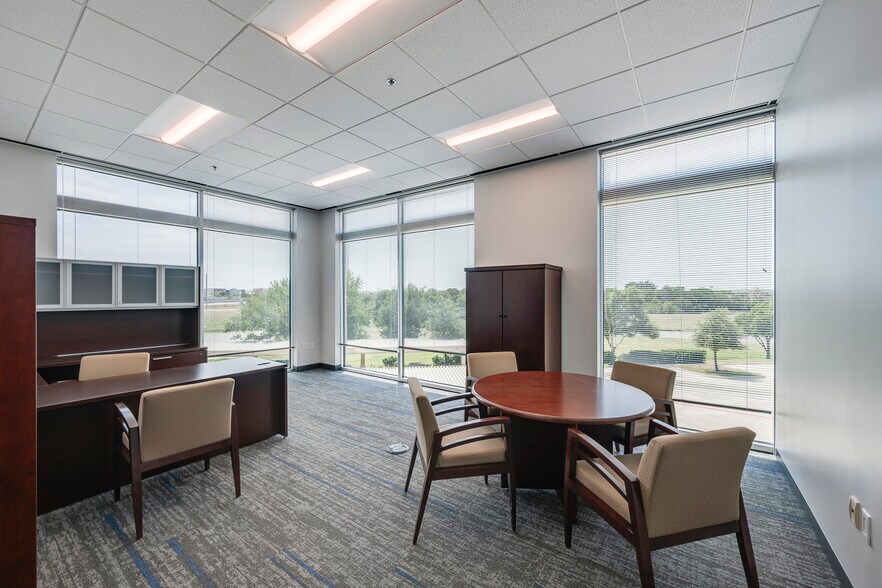 More Photos Of 13500 Heritage Pky, Fort Worth Office For Lease
