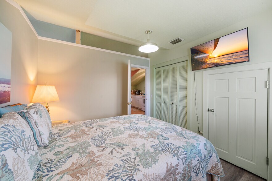 More Photos Of 973 N Harbor City Blvd, Melbourne Specialty For Sale