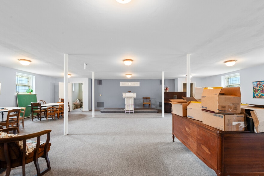 More Photos Of 71 S Washington St, Oxford Religious Facility For Sale