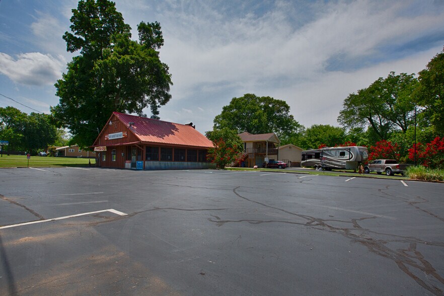 More Photos Of 5601 Winchester Rd, New Market Restaurant For Sale