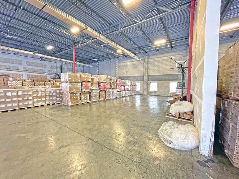 More Photos Of 1900 Crooked Hill Rd, Harrisburg Warehouse For Lease