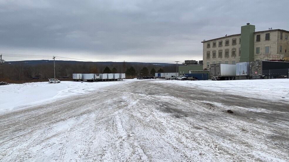 More Photos Of 831 Broad St, Utica Manufacturing For Lease