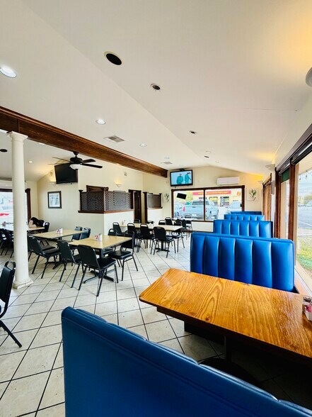 More Photos Of 15200 FM 1825, Pflugerville Restaurant For Lease