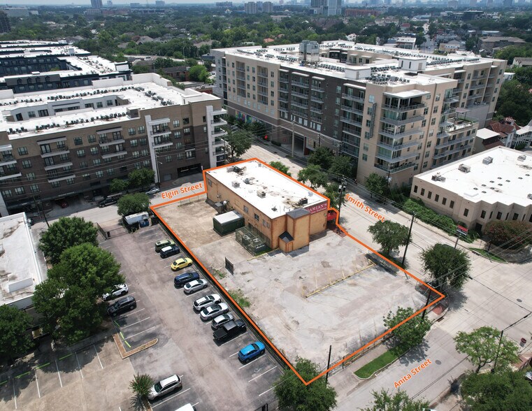 Primary Photo Of 3011 Smith St, Houston Restaurant For Sale