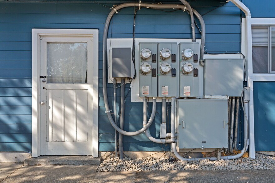 More Photos Of 1149 SW Cascade Ave, Chehalis Apartments For Sale